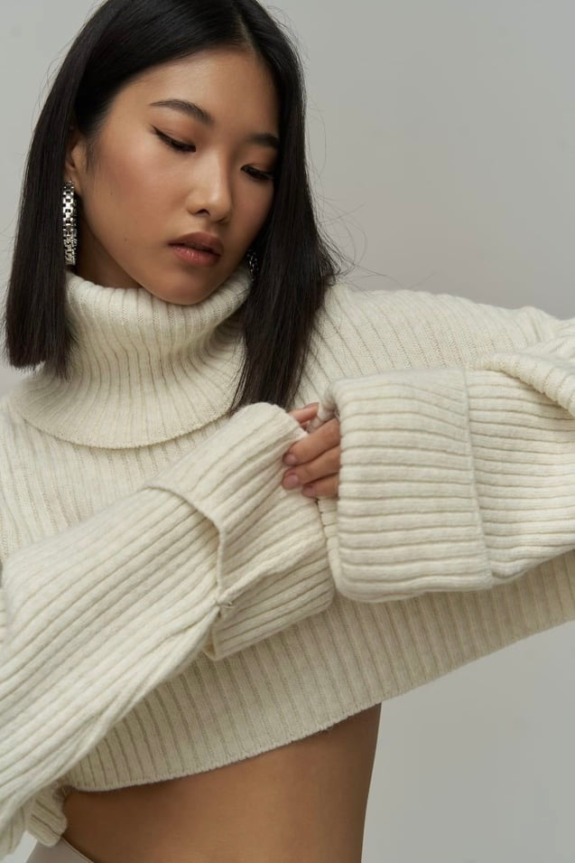 Turtle Neck Cropped Sweater