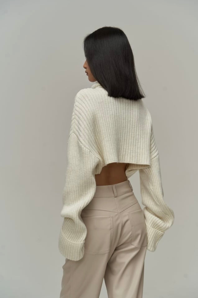 Turtle Neck Cropped Sweater