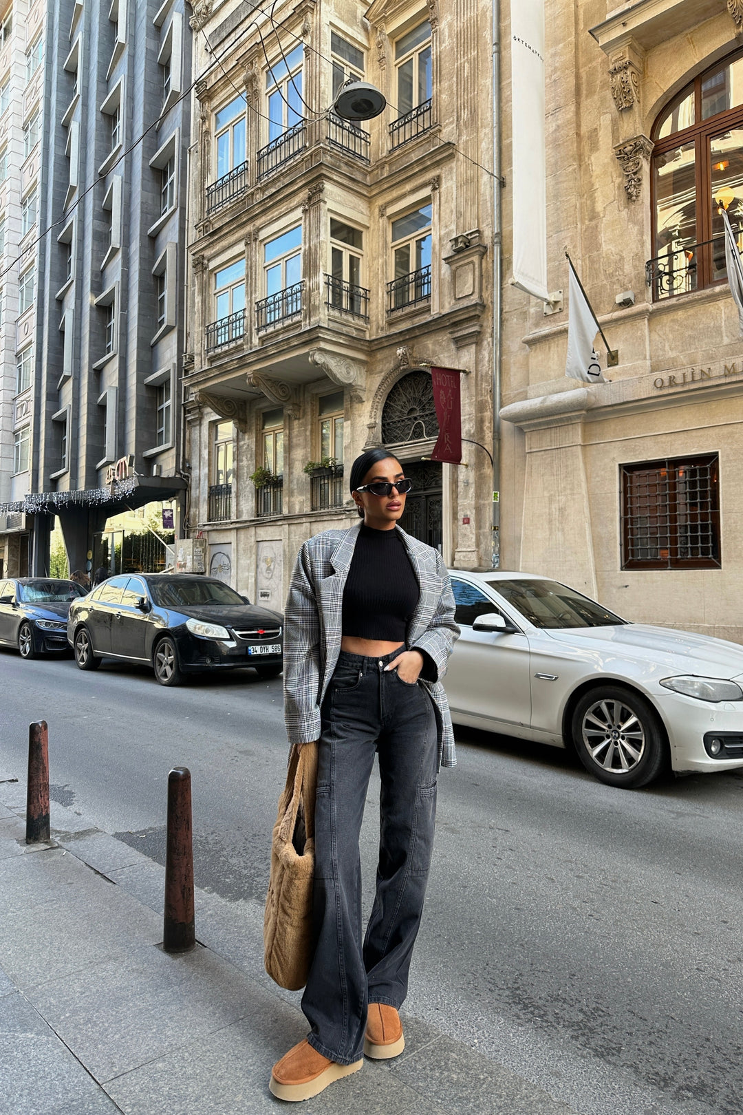 Tight Fit Cargo Jeans