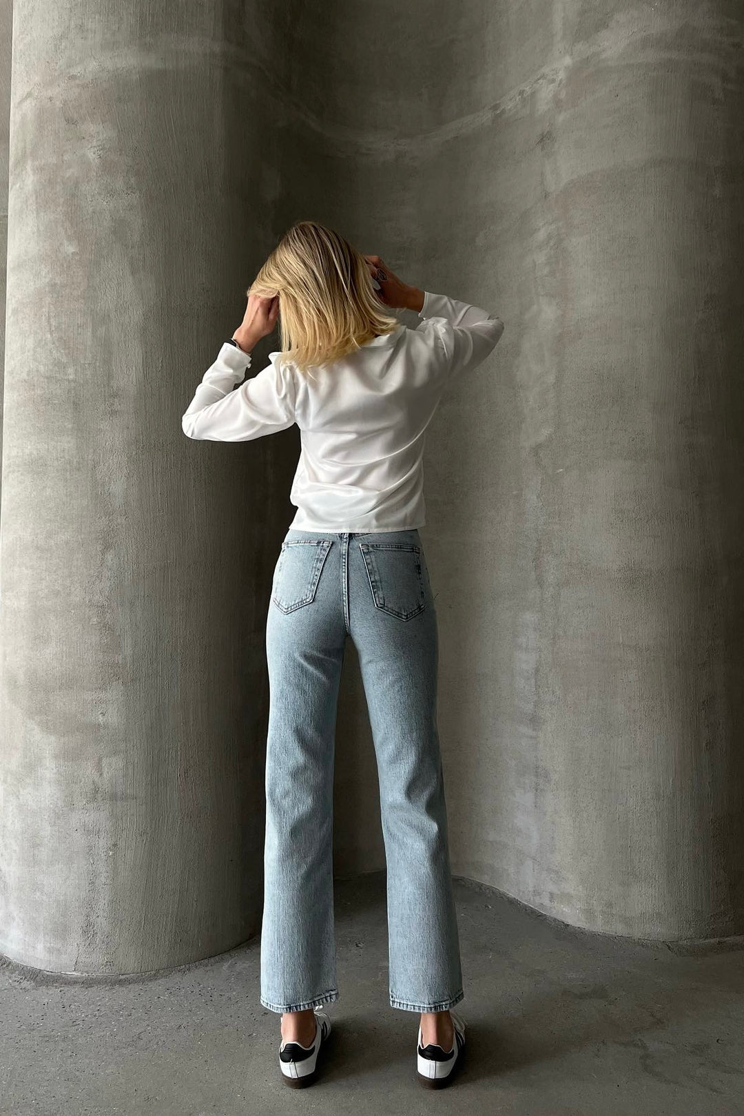 Classic Light Wash Jeans