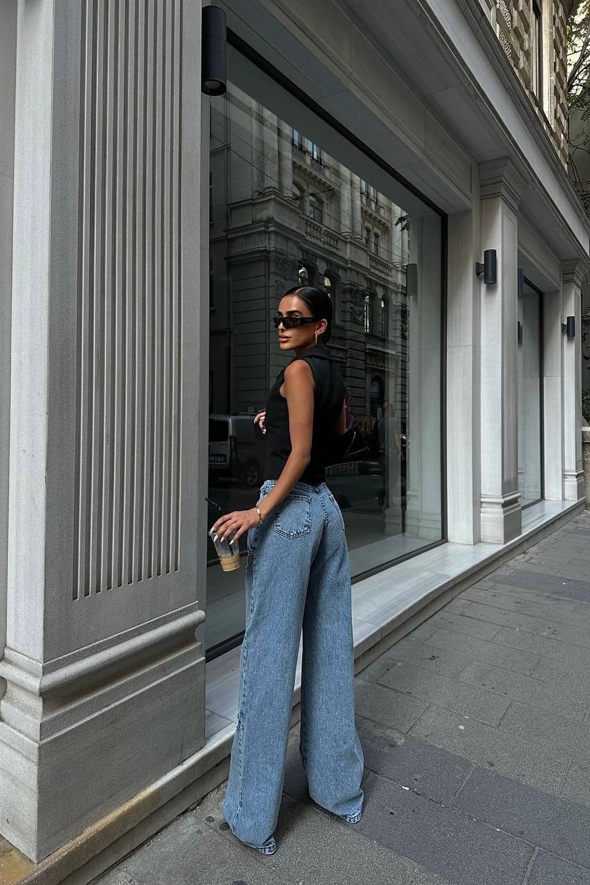 Urban Stride Oversized Jeans