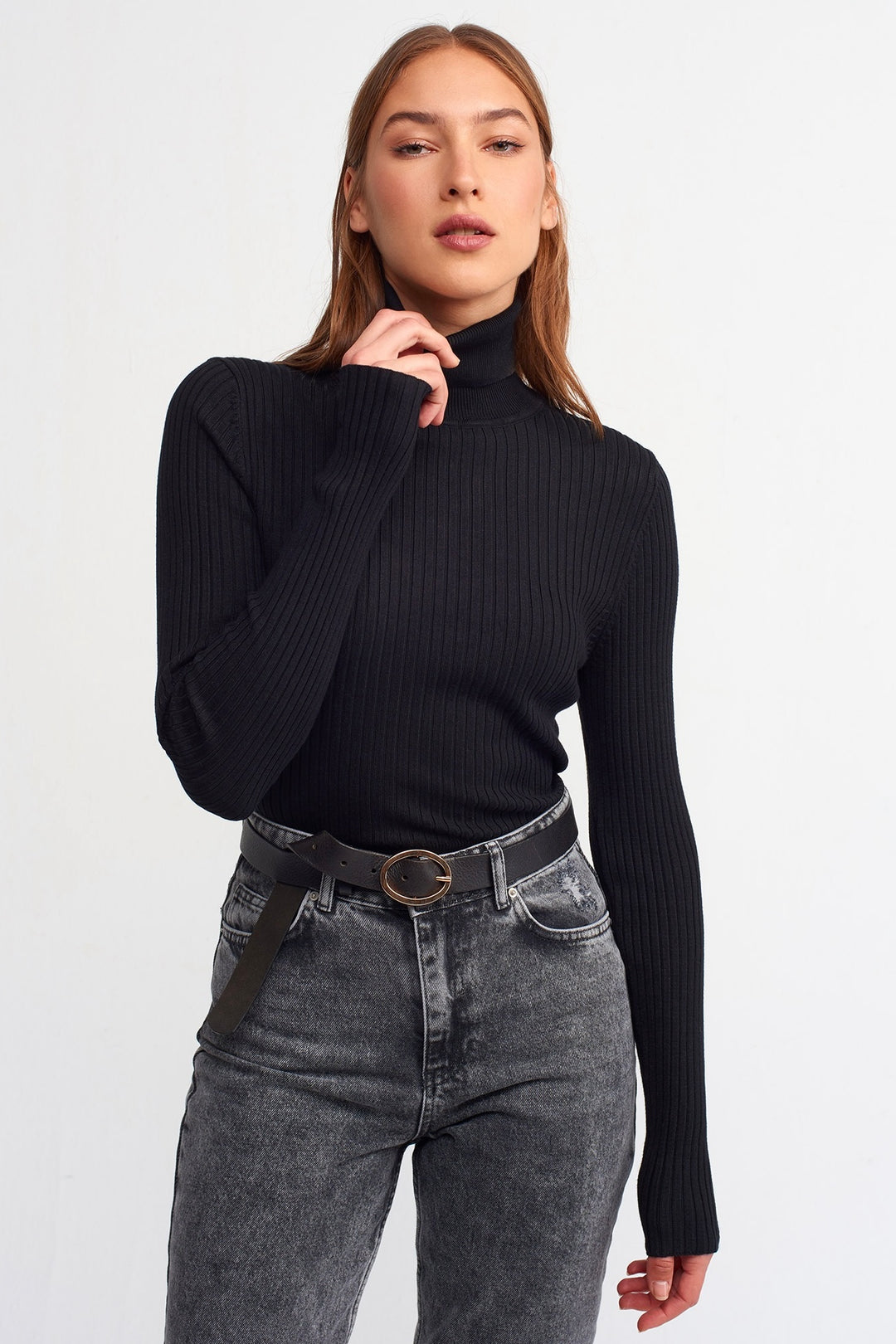 Basic Turtleneck Sweater