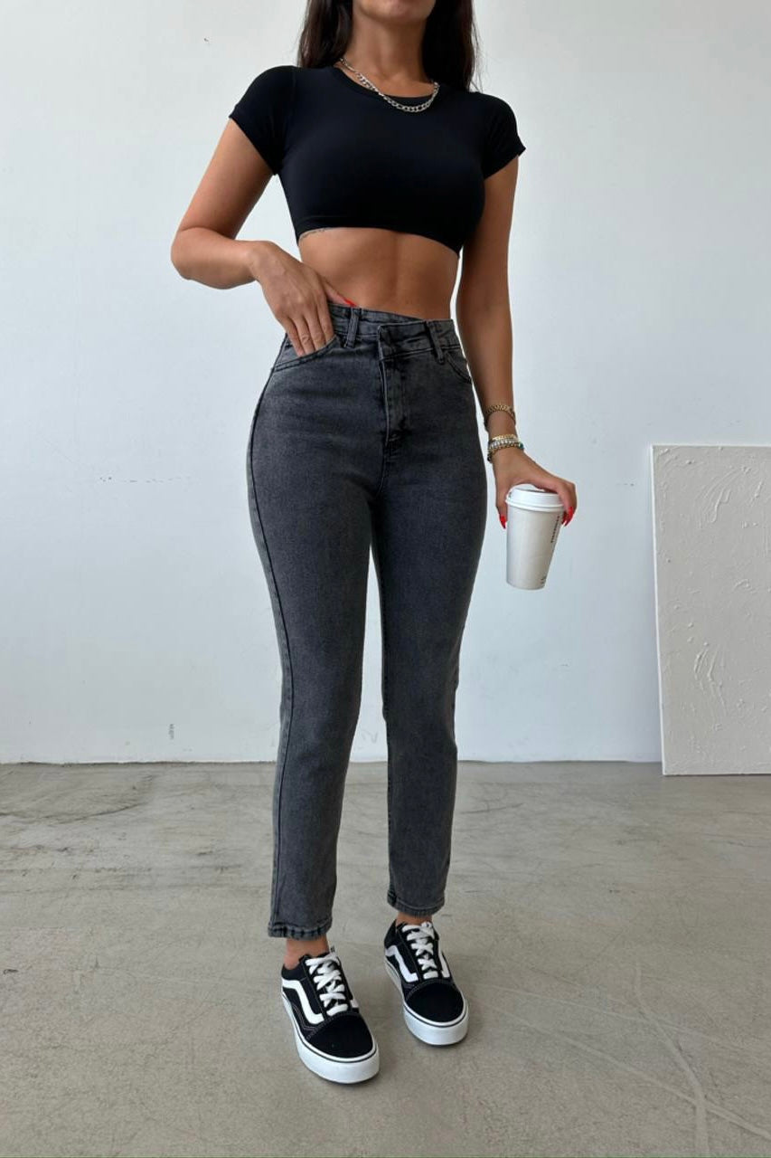 Cross Button Skinny Jeans