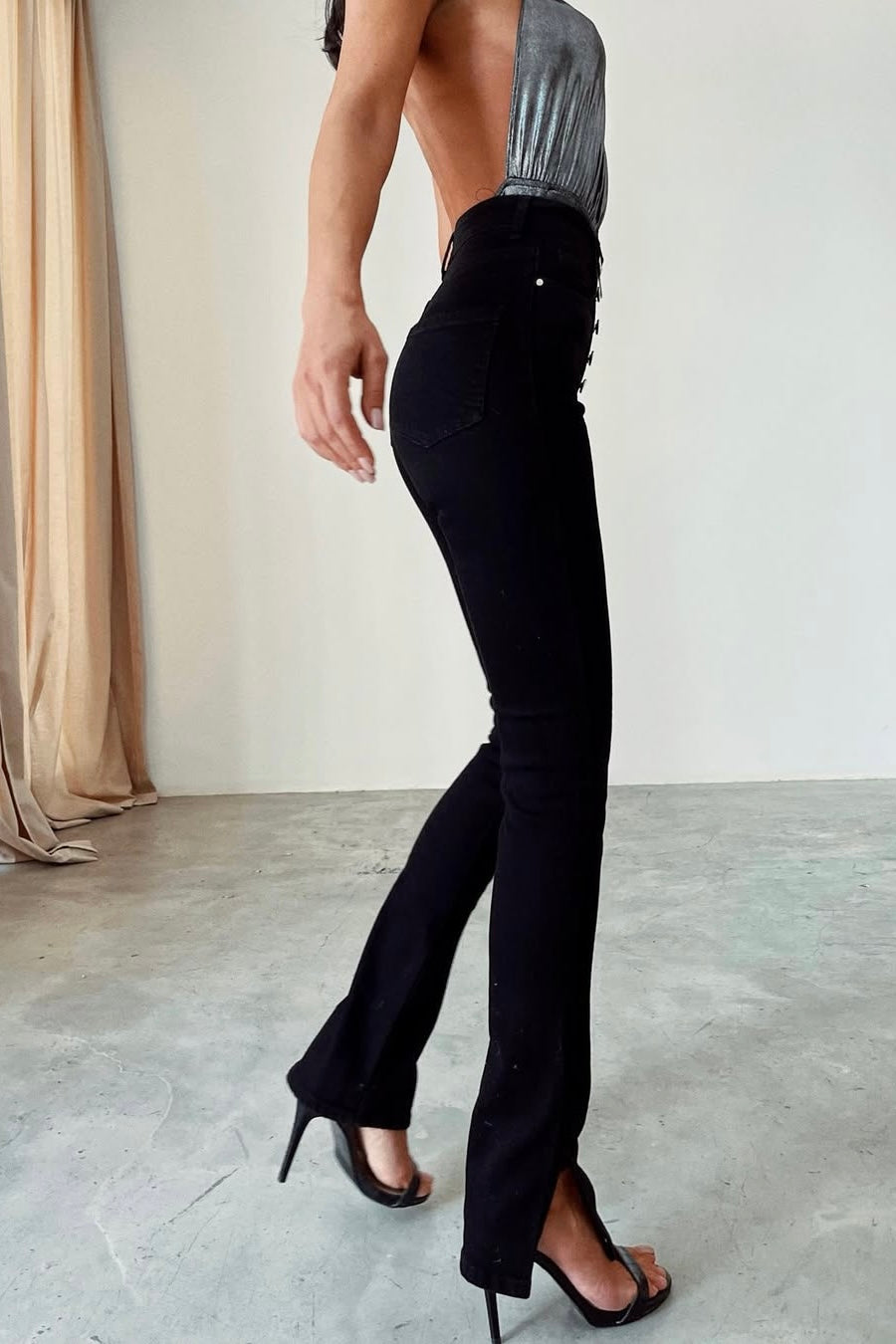 Button Closure Skinny Jean