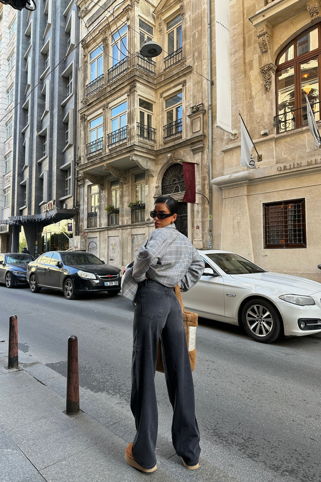 Tight Fit Cargo Jeans