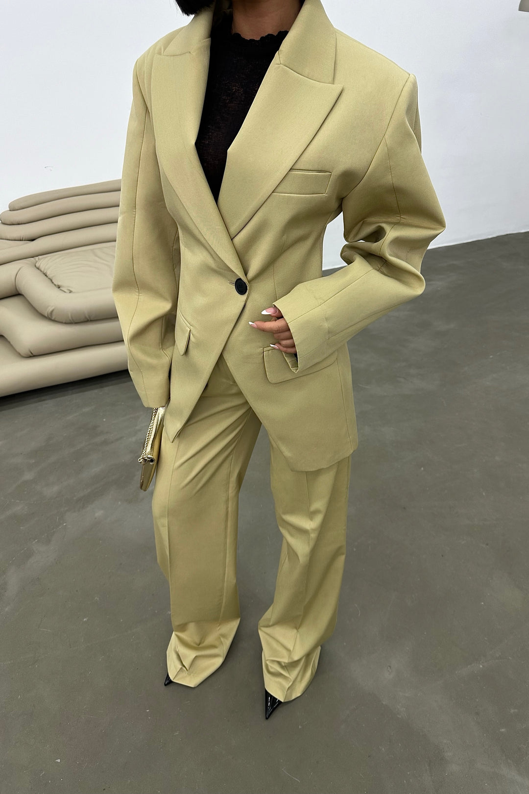 Structured Blazer & Pleated Trousers Set