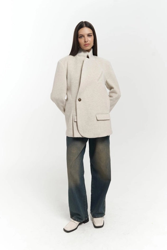 Single-Breasted Cream Jacket with Button Cuffs