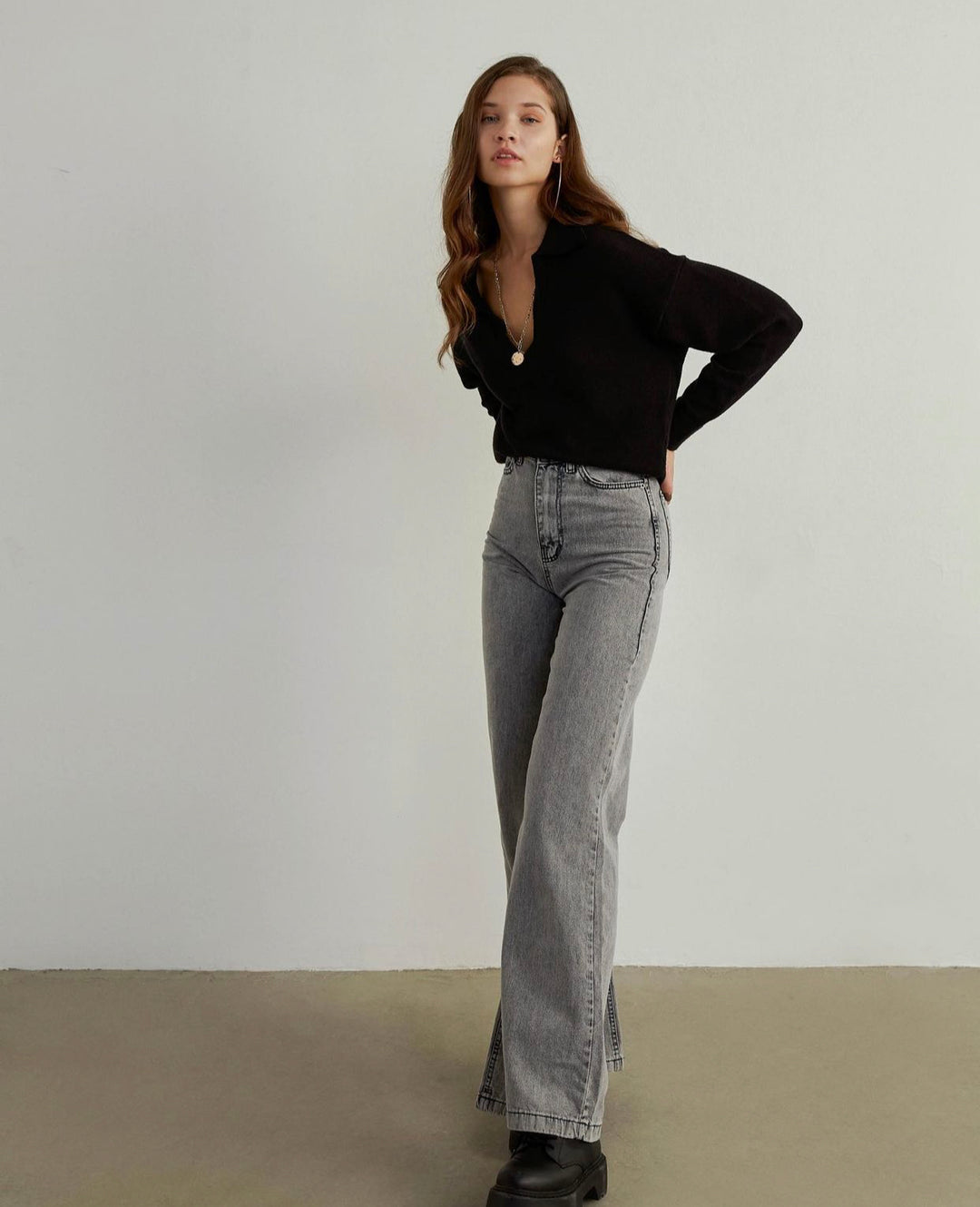 Flared Jeans in Washed Black